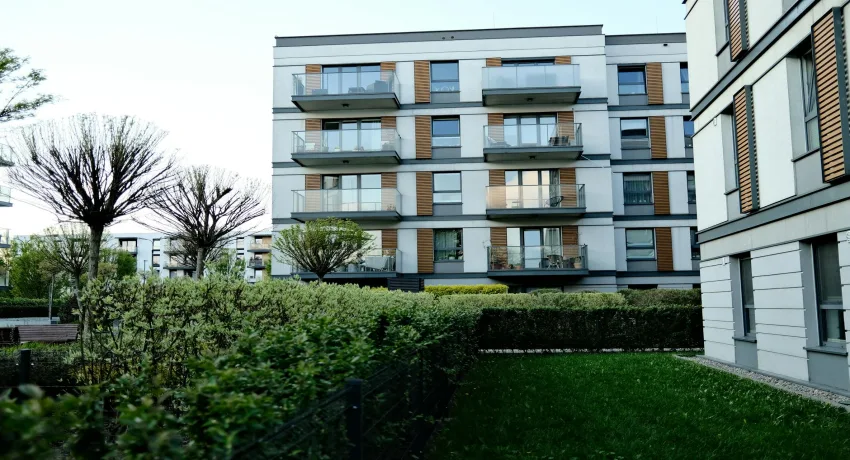 Appartement gevel renovatie na professionele reiniging