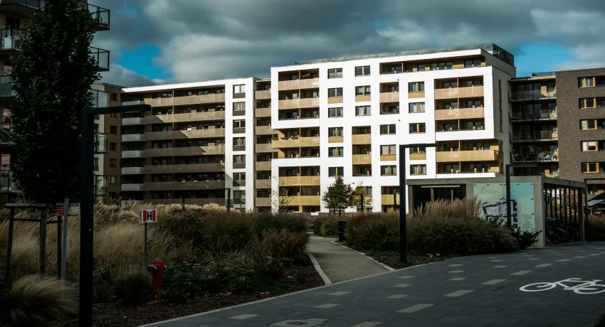 Metselwerk flat herstellen lateien constructief herstel VvE flatgebouw