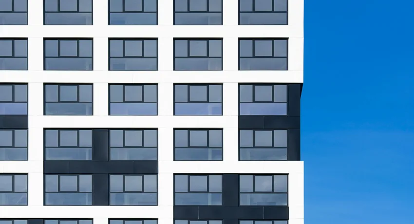 Stoomreiniging kantoor voor representatieve kantoorgevel reinigen zonder harde middelen