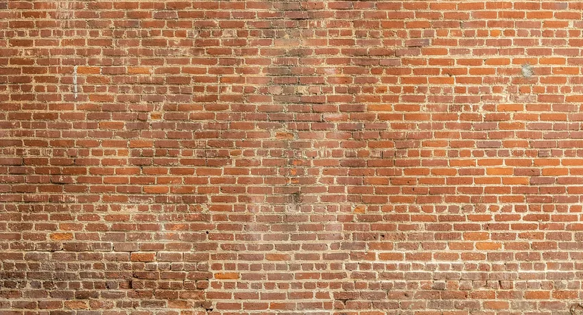 Verschillende gevelreiniging methodes toegepast op een woning