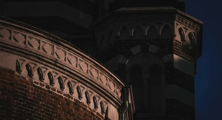 Stoomreinigen lage druk voor monument restauratie en kwetsbaar erfgoed